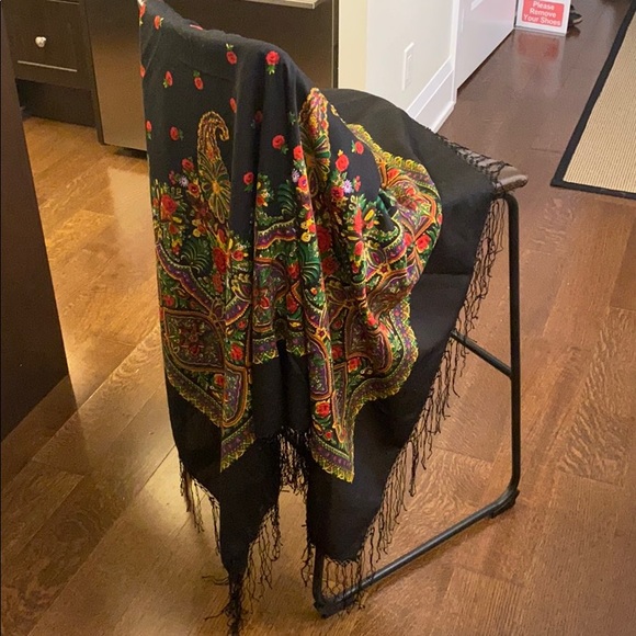 Traditional Middle Eastern Scarf - Picture 3 of 3